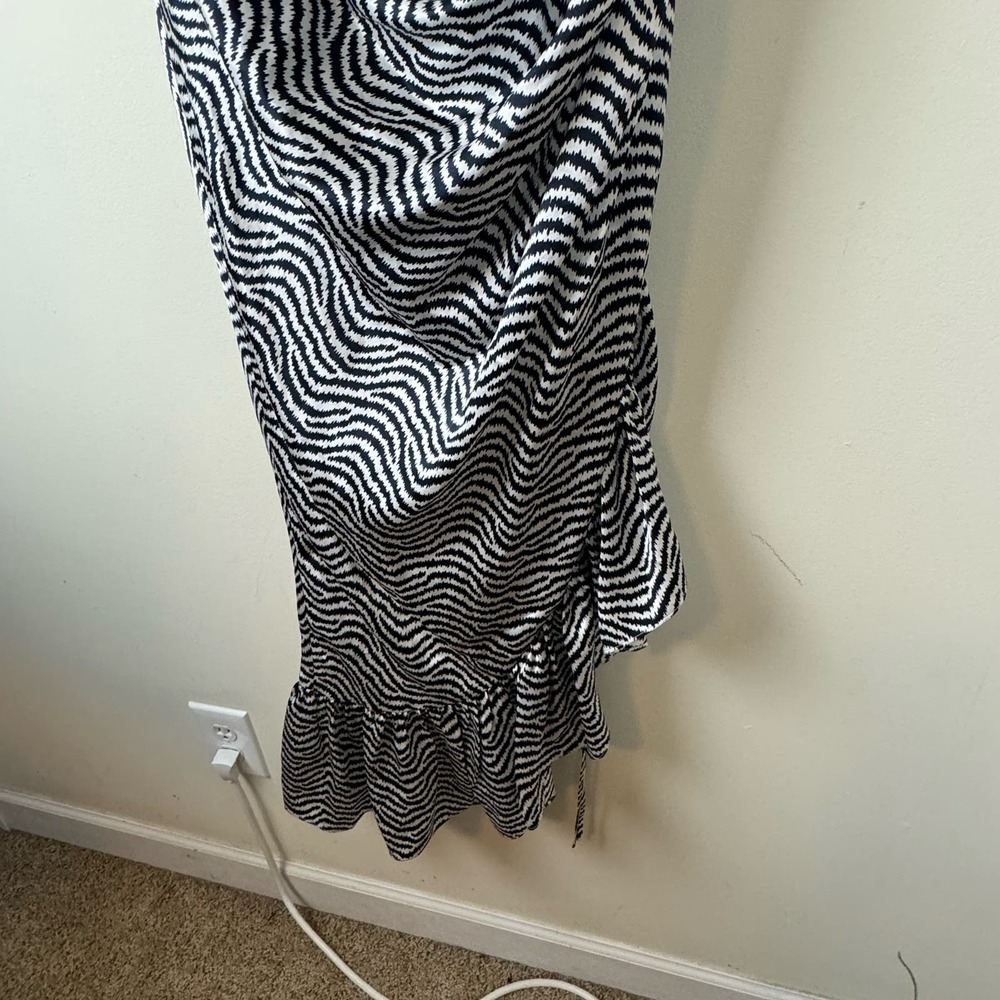 Cinq a Sept Ivory Navy Christel Dress NWOT Size 8 - Picture 3 of 9